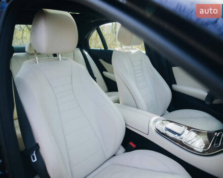 Синий Мерседес Е-Класс, объемом двигателя 3 л и пробегом 38 тыс. км за 49999 $, фото 59 на Automoto.ua