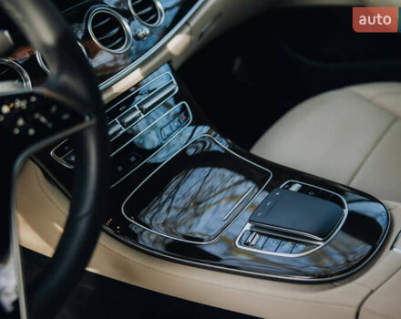 Синий Мерседес Е-Класс, объемом двигателя 3 л и пробегом 42 тыс. км за 48000 $, фото 32 на Automoto.ua