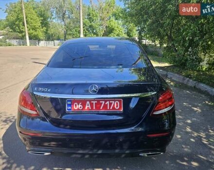 Синий Мерседес Е-Класс, объемом двигателя 3 л и пробегом 280 тыс. км за 36500 $, фото 1 на Automoto.ua