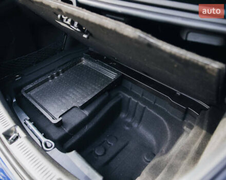 Синий Мерседес Е-Класс, объемом двигателя 3 л и пробегом 38 тыс. км за 49999 $, фото 43 на Automoto.ua