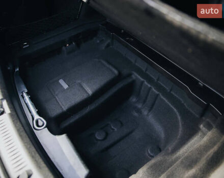 Синий Мерседес Е-Класс, объемом двигателя 3 л и пробегом 38 тыс. км за 49999 $, фото 44 на Automoto.ua