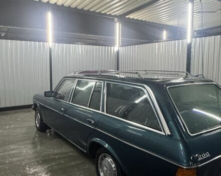 Синий Мерседес Е-Класс, объемом двигателя 2 л и пробегом 370 тыс. км за 1600 $, фото 3 на Automoto.ua