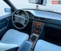 Синий Мерседес Е-Класс, объемом двигателя 2.3 л и пробегом 275 тыс. км за 2000 $, фото 10 на Automoto.ua