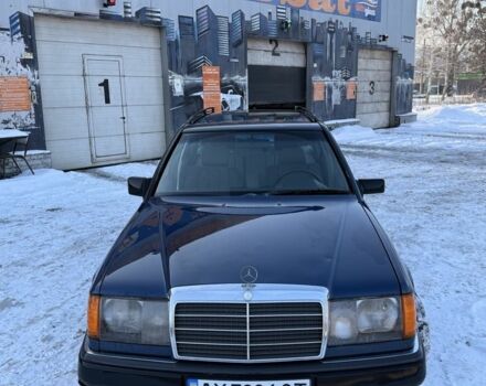 Синій Мерседес Е-Клас, об'ємом двигуна 2.3 л та пробігом 352 тис. км за 1950 $, фото 3 на Automoto.ua