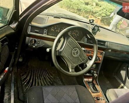 Синий Мерседес Е-Класс, объемом двигателя 3 л и пробегом 450 тыс. км за 5000 $, фото 5 на Automoto.ua