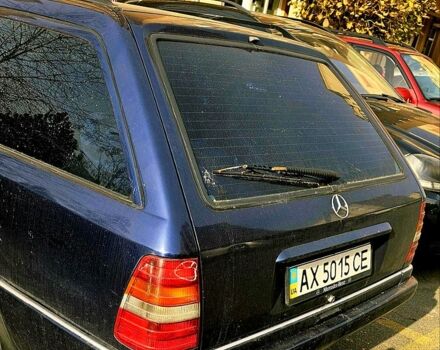 Синий Мерседес Е-Класс, объемом двигателя 3 л и пробегом 0 тыс. км за 5000 $, фото 4 на Automoto.ua