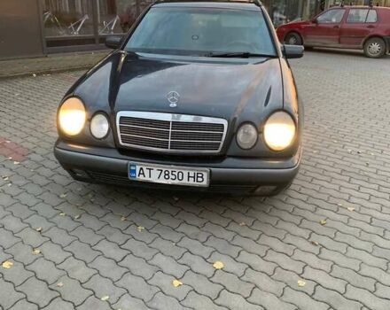 Синий Мерседес Е-Класс, объемом двигателя 2.4 л и пробегом 415 тыс. км за 2300 $, фото 3 на Automoto.ua