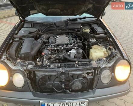 Синий Мерседес Е-Класс, объемом двигателя 2.4 л и пробегом 415 тыс. км за 2300 $, фото 27 на Automoto.ua