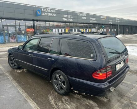 Синий Мерседес Е-Класс, объемом двигателя 2.4 л и пробегом 630 тыс. км за 2200 $, фото 7 на Automoto.ua