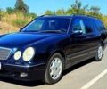 Синий Мерседес Е-Класс, объемом двигателя 3.2 л и пробегом 384 тыс. км за 6000 $, фото 4 на Automoto.ua