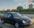 Синий Мерседес Е-Класс, объемом двигателя 3.2 л и пробегом 494 тыс. км за 3500 $, фото 1 на Automoto.ua