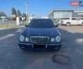 Синий Мерседес Е-Класс, объемом двигателя 2.8 л и пробегом 353 тыс. км за 6400 $, фото 1 на Automoto.ua