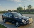 Синий Мерседес Е-Класс, объемом двигателя 3.2 л и пробегом 494 тыс. км за 3900 $, фото 2 на Automoto.ua
