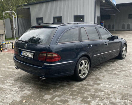 Синий Мерседес Е-Класс, объемом двигателя 3.2 л и пробегом 500 тыс. км за 6600 $, фото 3 на Automoto.ua