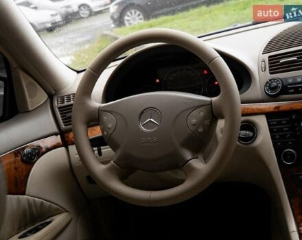 Синий Мерседес Е-Класс, объемом двигателя 3.2 л и пробегом 320 тыс. км за 6700 $, фото 10 на Automoto.ua