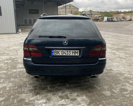 Синий Мерседес Е-Класс, объемом двигателя 3.2 л и пробегом 500 тыс. км за 6600 $, фото 4 на Automoto.ua