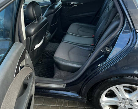 Синій Мерседес Е-Клас, об'ємом двигуна 2.15 л та пробігом 300 тис. км за 8600 $, фото 7 на Automoto.ua