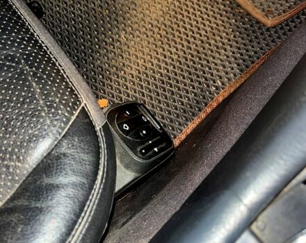 Синий Мерседес Е-Класс, объемом двигателя 3.2 л и пробегом 526 тыс. км за 6100 $, фото 10 на Automoto.ua