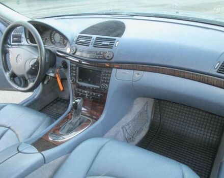 Синій Мерседес Е-Клас, об'ємом двигуна 3.2 л та пробігом 319 тис. км за 6300 $, фото 8 на Automoto.ua