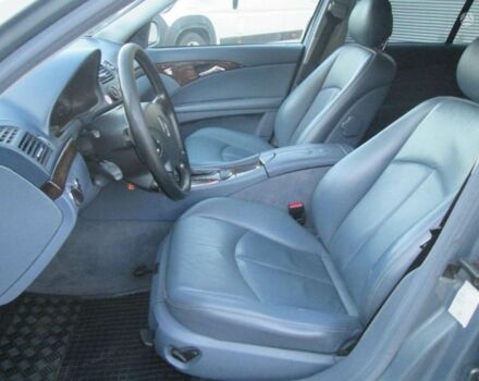 Синій Мерседес Е-Клас, об'ємом двигуна 3.2 л та пробігом 319 тис. км за 6300 $, фото 6 на Automoto.ua