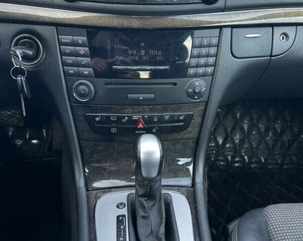 Синій Мерседес Е-Клас, об'ємом двигуна 2.15 л та пробігом 300 тис. км за 8600 $, фото 12 на Automoto.ua