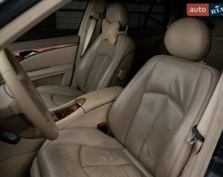 Синий Мерседес Е-Класс, объемом двигателя 3.2 л и пробегом 320 тыс. км за 6700 $, фото 4 на Automoto.ua