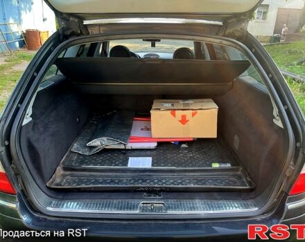 Синий Мерседес Е-Класс, объемом двигателя 3.2 л и пробегом 526 тыс. км за 6100 $, фото 5 на Automoto.ua