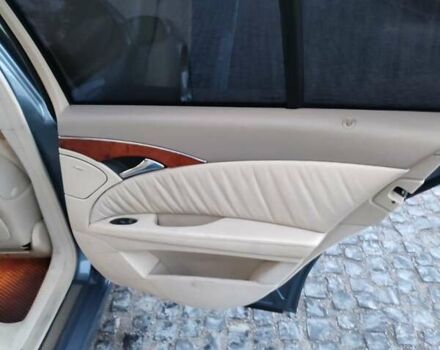 Синий Мерседес Е-Класс, объемом двигателя 3.2 л и пробегом 368 тыс. км за 6700 $, фото 5 на Automoto.ua