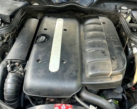 Синий Мерседес Е-Класс, объемом двигателя 3.2 л и пробегом 526 тыс. км за 6100 $, фото 11 на Automoto.ua