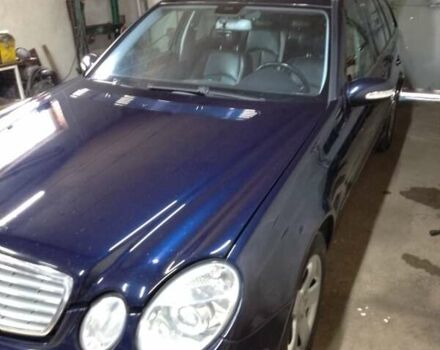 Синий Мерседес Е-Класс, объемом двигателя 2.2 л и пробегом 348 тыс. км за 7300 $, фото 9 на Automoto.ua