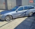Синий Мерседес Е-Класс, объемом двигателя 2.15 л и пробегом 440 тыс. км за 9000 $, фото 3 на Automoto.ua