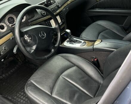 Синій Мерседес Е-Клас, об'ємом двигуна 3.2 л та пробігом 185 тис. км за 7400 $, фото 7 на Automoto.ua