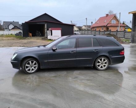 Синий Мерседес Е-Класс, объемом двигателя 2.7 л и пробегом 295 тыс. км за 2700 $, фото 12 на Automoto.ua