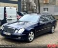 Синий Мерседес Е-Класс, объемом двигателя 5 л и пробегом 300 тыс. км за 4500 $, фото 1 на Automoto.ua