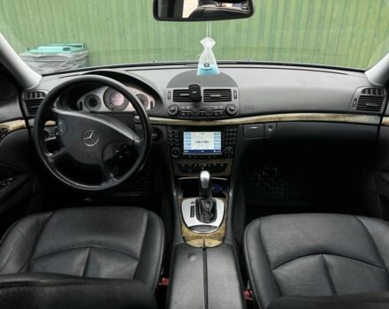 Синій Мерседес Е-Клас, об'ємом двигуна 3.2 л та пробігом 185 тис. км за 7400 $, фото 5 на Automoto.ua