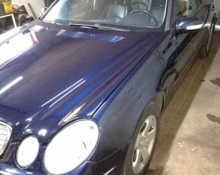 Синий Мерседес Е-Класс, объемом двигателя 2.2 л и пробегом 348 тыс. км за 7300 $, фото 12 на Automoto.ua