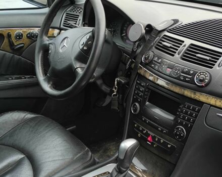 Синий Мерседес Е-Класс, объемом двигателя 2.7 л и пробегом 295 тыс. км за 2700 $, фото 11 на Automoto.ua