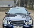 Синий Мерседес Е-Класс, объемом двигателя 5 л и пробегом 300 тыс. км за 4500 $, фото 1 на Automoto.ua