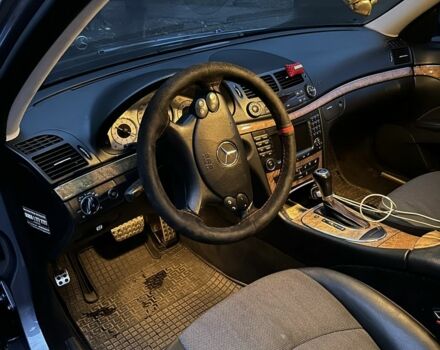 Синий Мерседес Е-Класс, объемом двигателя 3 л и пробегом 400 тыс. км за 6000 $, фото 5 на Automoto.ua