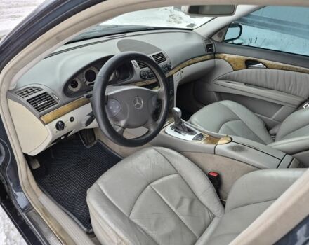 Синій Мерседес Е-Клас, об'ємом двигуна 3 л та пробігом 418 тис. км за 6000 $, фото 5 на Automoto.ua