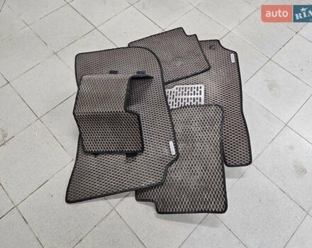 Синий Мерседес Е-Класс, объемом двигателя 2.14 л и пробегом 350 тыс. км за 12999 $, фото 11 на Automoto.ua