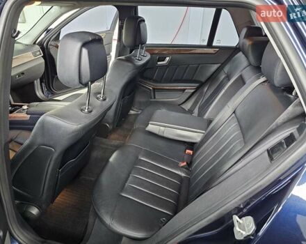 Синий Мерседес Е-Класс, объемом двигателя 2.14 л и пробегом 350 тыс. км за 12999 $, фото 6 на Automoto.ua