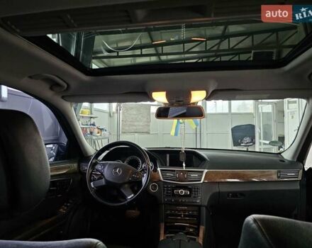 Мерседес Е-Клас 2012 у Львові на Automoto.ua Синій Мерседес Е-Клас, об'ємом двигуна 2.2 л та пробігом 350 тис. км за 14999 $, фото 10 на Automoto.ua