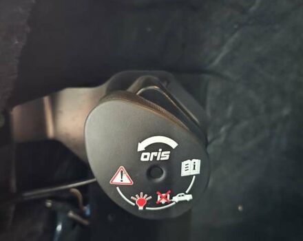 Синий Мерседес Е-Класс, объемом двигателя 2.14 л и пробегом 350 тыс. км за 12999 $, фото 7 на Automoto.ua