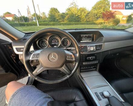 Мерседес Е-Класс 2013 в Нововолынск на Automoto.ua Синий Мерседес Е-Класс, объемом двигателя 2.14 л и пробегом 360 тыс. км за 12000 $, фото 13 на Automoto.ua