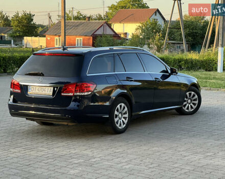 Мерседес Е-Класс 2013 в Нововолынск на Automoto.ua Синий Мерседес Е-Класс, объемом двигателя 2.14 л и пробегом 360 тыс. км за 12000 $, фото 2 на Automoto.ua