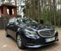 Синий Мерседес Е-Класс, объемом двигателя 2.2 л и пробегом 290 тыс. км за 15000 $, фото 1 на Automoto.ua