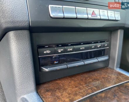 Синий Мерседес Е-Класс, объемом двигателя 2.1 л и пробегом 245 тыс. км за 18500 $, фото 25 на Automoto.ua