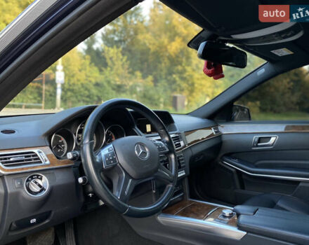 Синий Мерседес Е-Класс, объемом двигателя 2.1 л и пробегом 245 тыс. км за 18500 $, фото 11 на Automoto.ua
