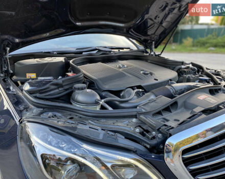 Синий Мерседес Е-Класс, объемом двигателя 2.1 л и пробегом 245 тыс. км за 18500 $, фото 36 на Automoto.ua